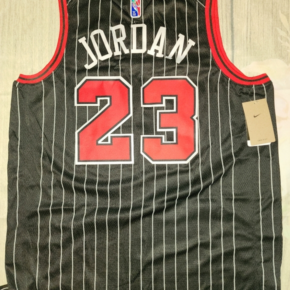Chicago Bulls Michael Jordan Jersey - Picture 4 of 4